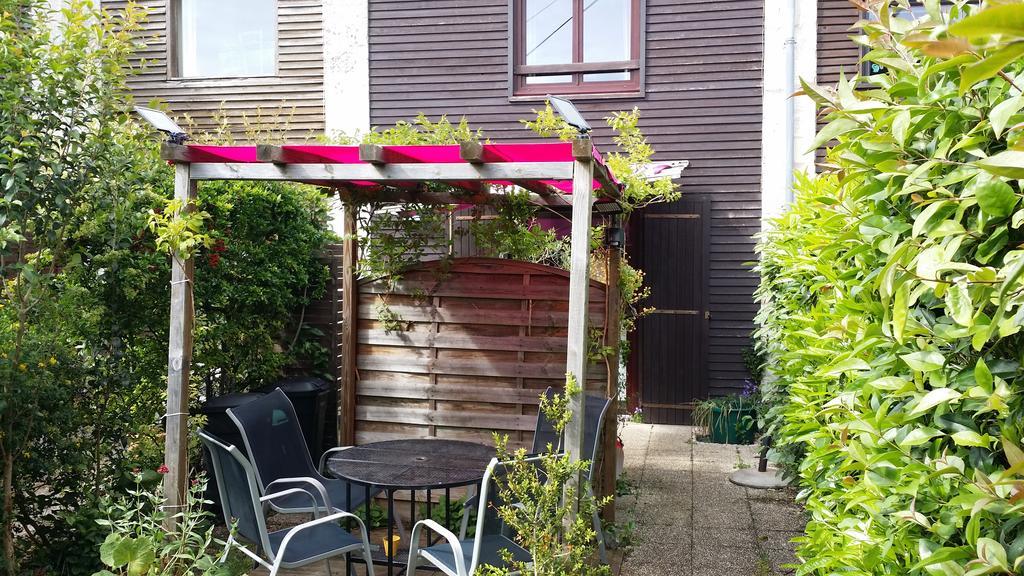 Duplex14H 1Er Etage Jardinet 1 Parking Ou Studio14B Rdc Terrasse Sans Parking Ла Рошел Екстериор снимка